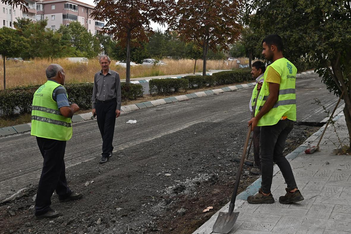 YOL ÇALIŞMALARI TAM GAZ SÜRÜYOR