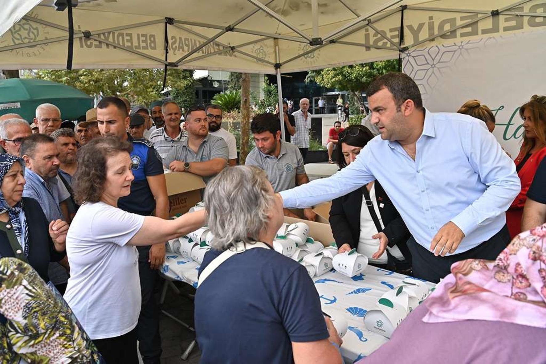 Mevlit Kandili dolayısıyla kandil simidi ikramı yapıldı